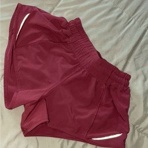 lululemon 2.5 hotty hot shorts